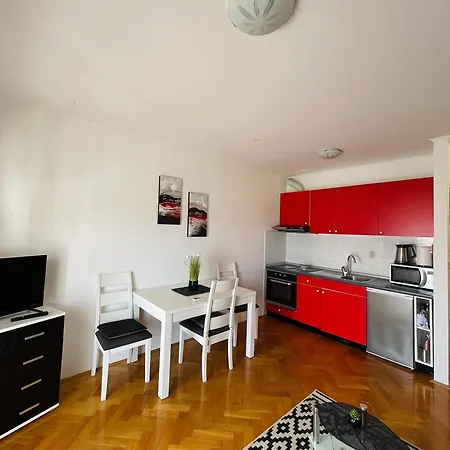 Near Beach With Garage And Balcony Apartment *